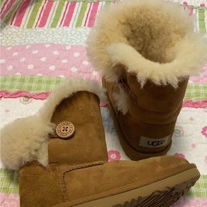 Girls size 11 UGG Button Bailey boots. Excellent condition. No stains.